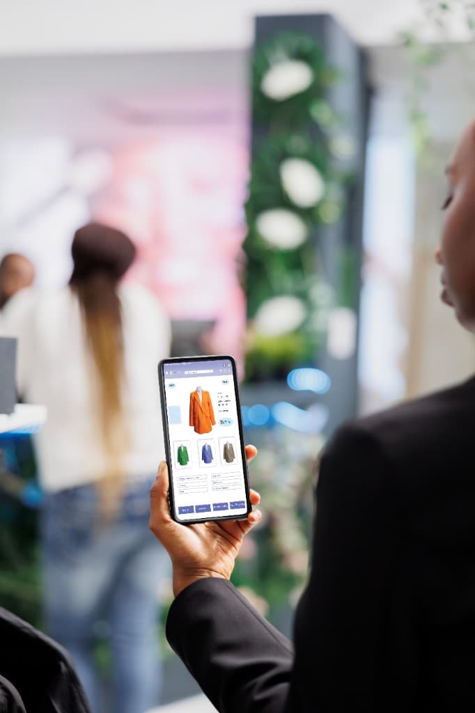 Application mobile e-commerce avec fiche produit et variantes de couleurs